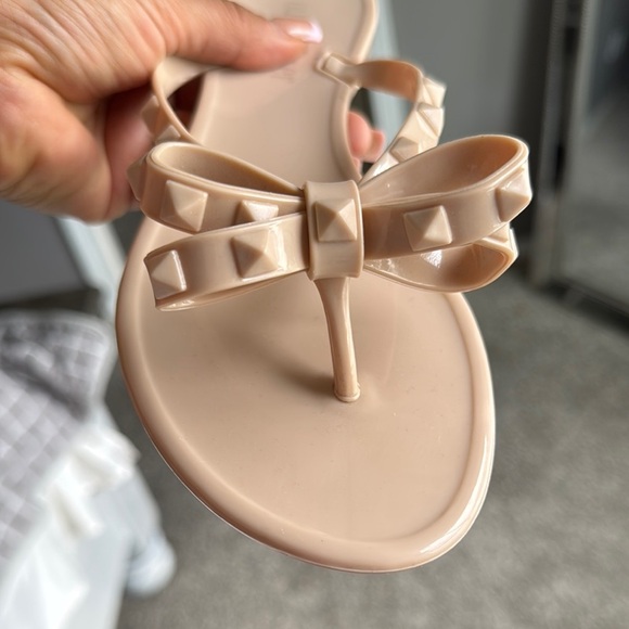 Olivia Miller Tan Sandals with Bow Detail - Picture 4 of 5